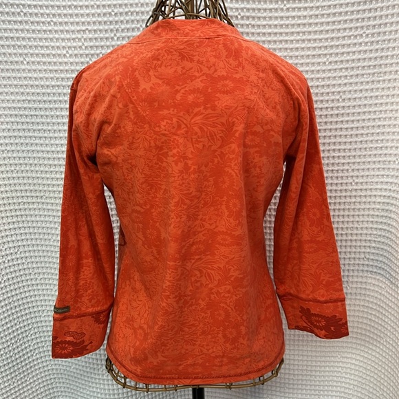 Columbia V-Neck Soft Knit Top. Size Medium. NWOT. Orange print. - Picture 4 of 8